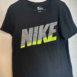 Men's Nike Tee Athletic Cut Black T-shirt (Medium)